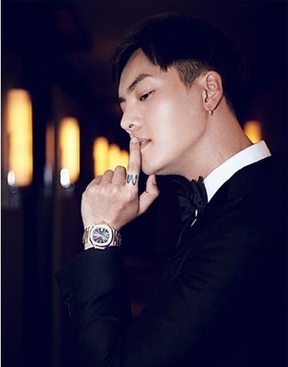 Domineering William Chan Showed Black Dials Patek Philippe Nautilus Fake Watches