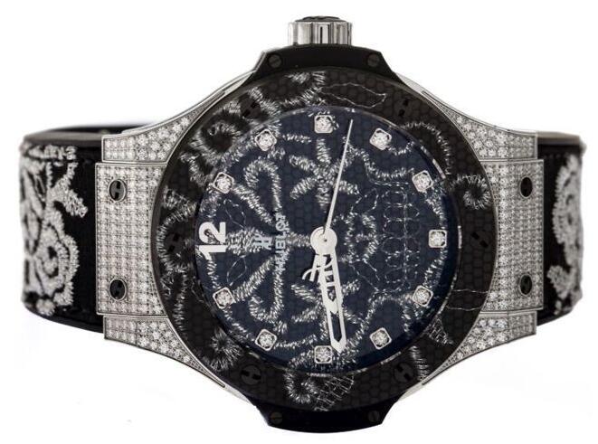 Pretty replication watches show luster with diamonds.