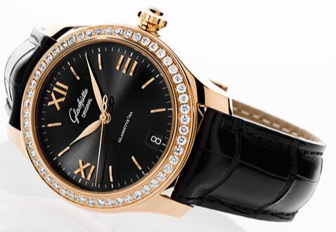 Dazzling reproduction watches are fixed with diamonds.