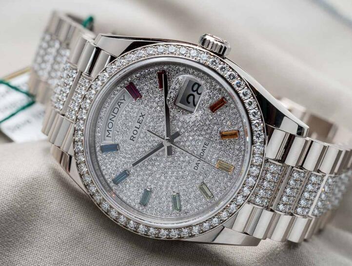 Online replication watches for best sale are colorful with different sapphires.