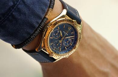 Forever reproduction watches are created in gold.